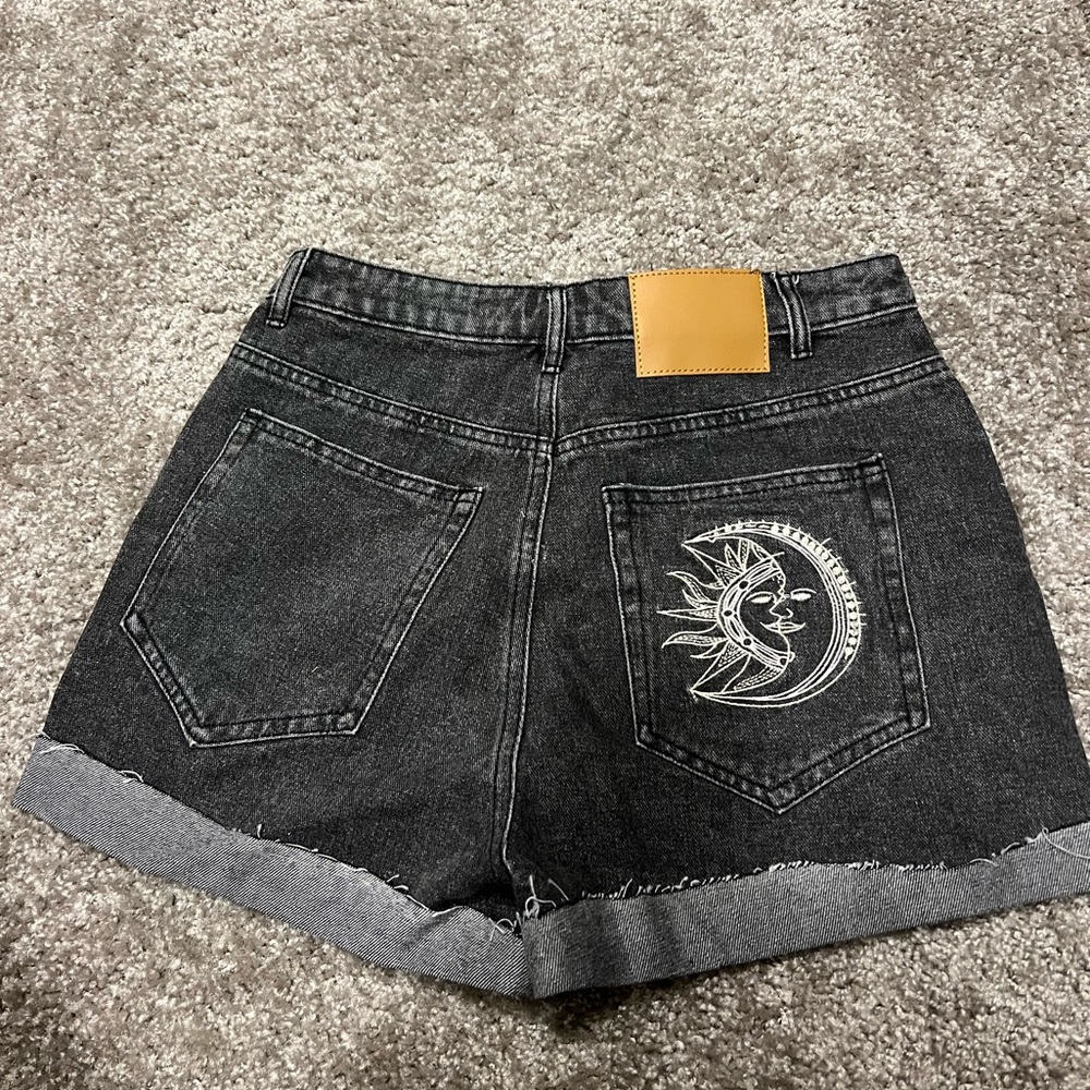 FLYDIK Embroidered Denim Shorts Small